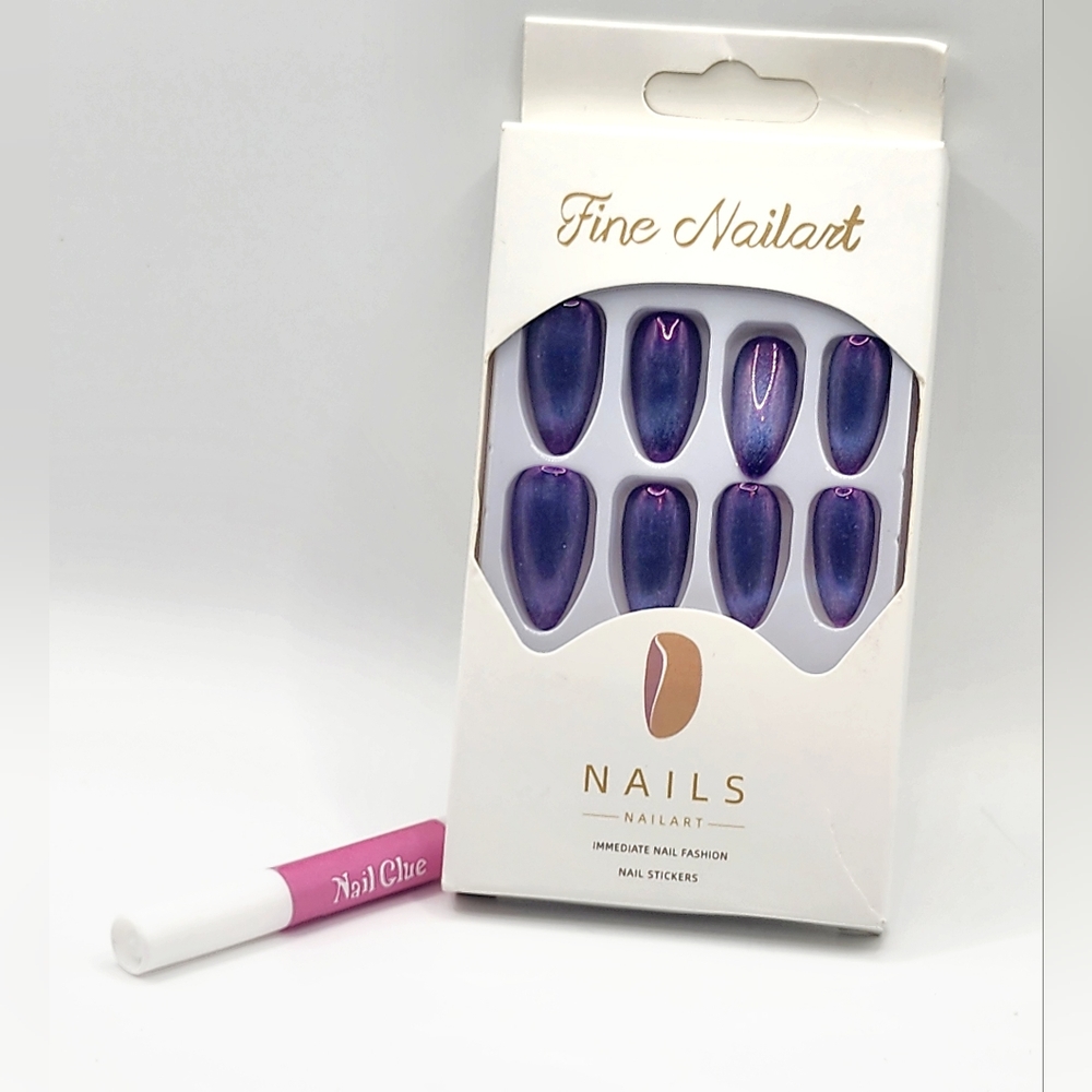 Women's Glue on Nails